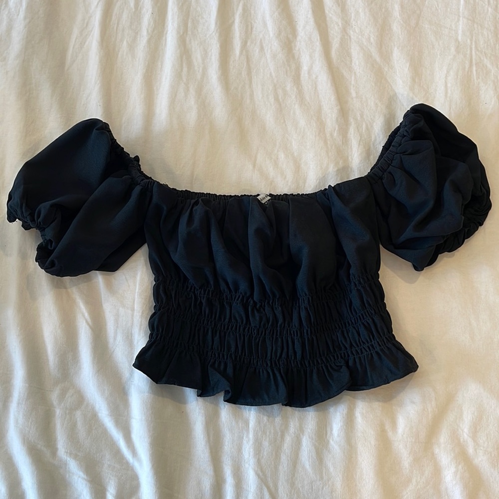 Abercrombie & Fitch Tops Off-The-Shoulder
Smocked Puff Sleeve Top